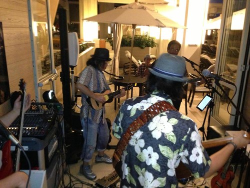 One of Japan's top guitar players, Hirokazu Ogura, came down to the Hyatt SWIM bar and jammed with ManoaDNA!